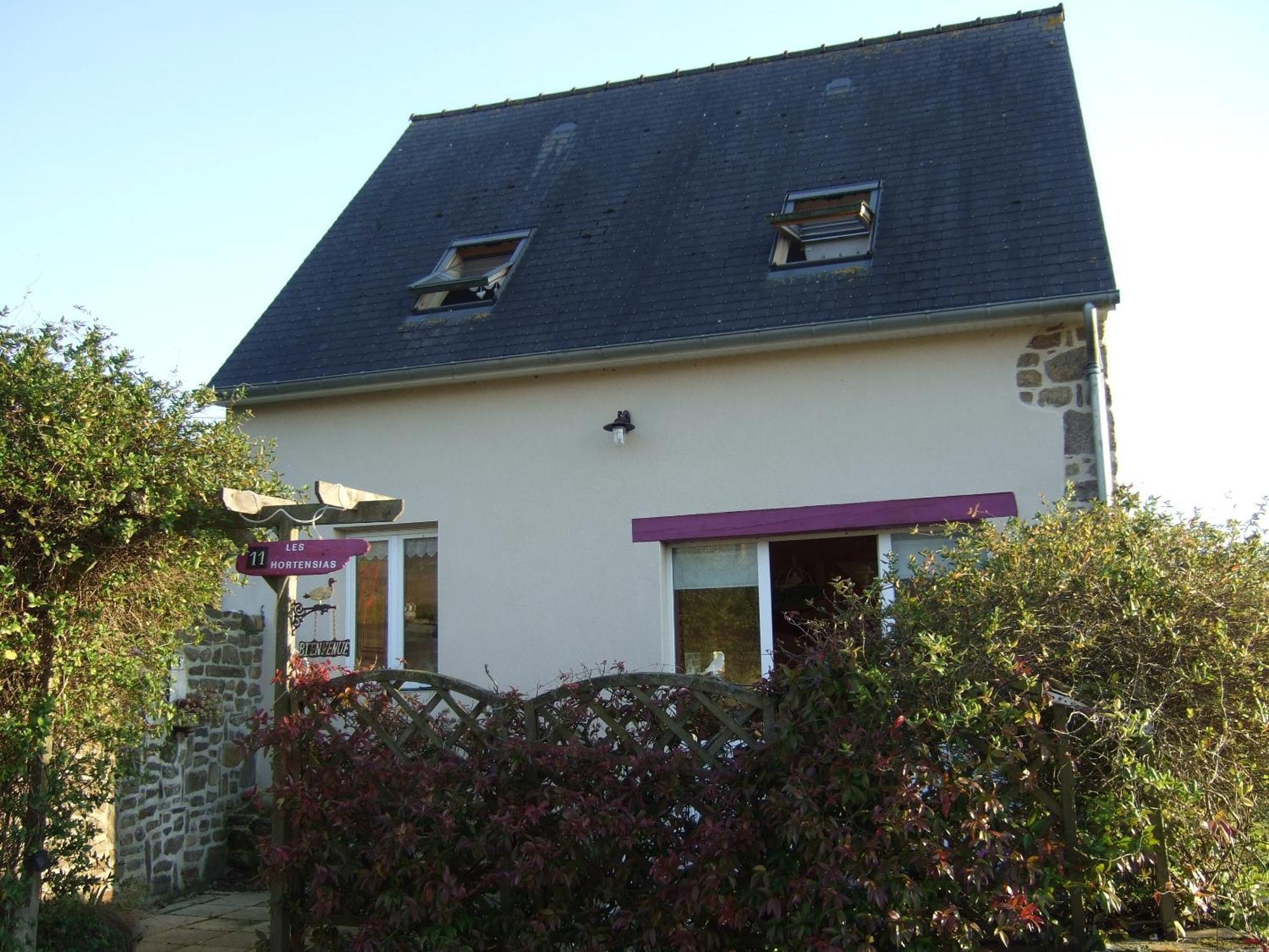 Deux Maisons Authentiques, Vue Bocage Proche Mont St-Michel, Domaine De L'Angeviniere Saint-Laurent-de-Terregatte Exterior photo